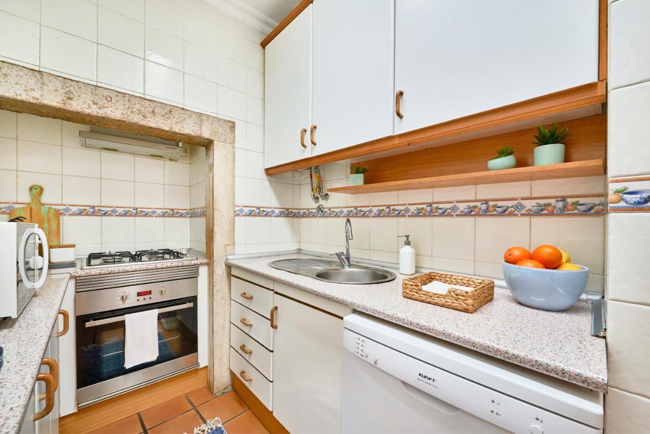 Spacious Bairro Alto Apartment With Courtyard, By Timecooler Lisboa Extérieur photo