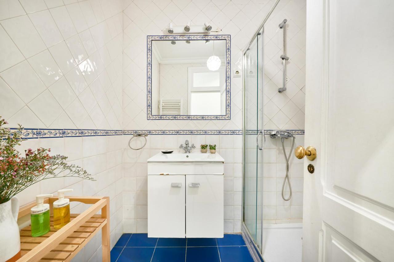 Spacious Bairro Alto Apartment With Courtyard, By Timecooler Lisboa Extérieur photo