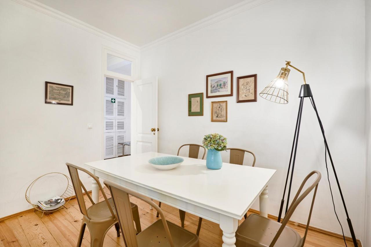 Spacious Bairro Alto Apartment With Courtyard, By Timecooler Lisboa Extérieur photo