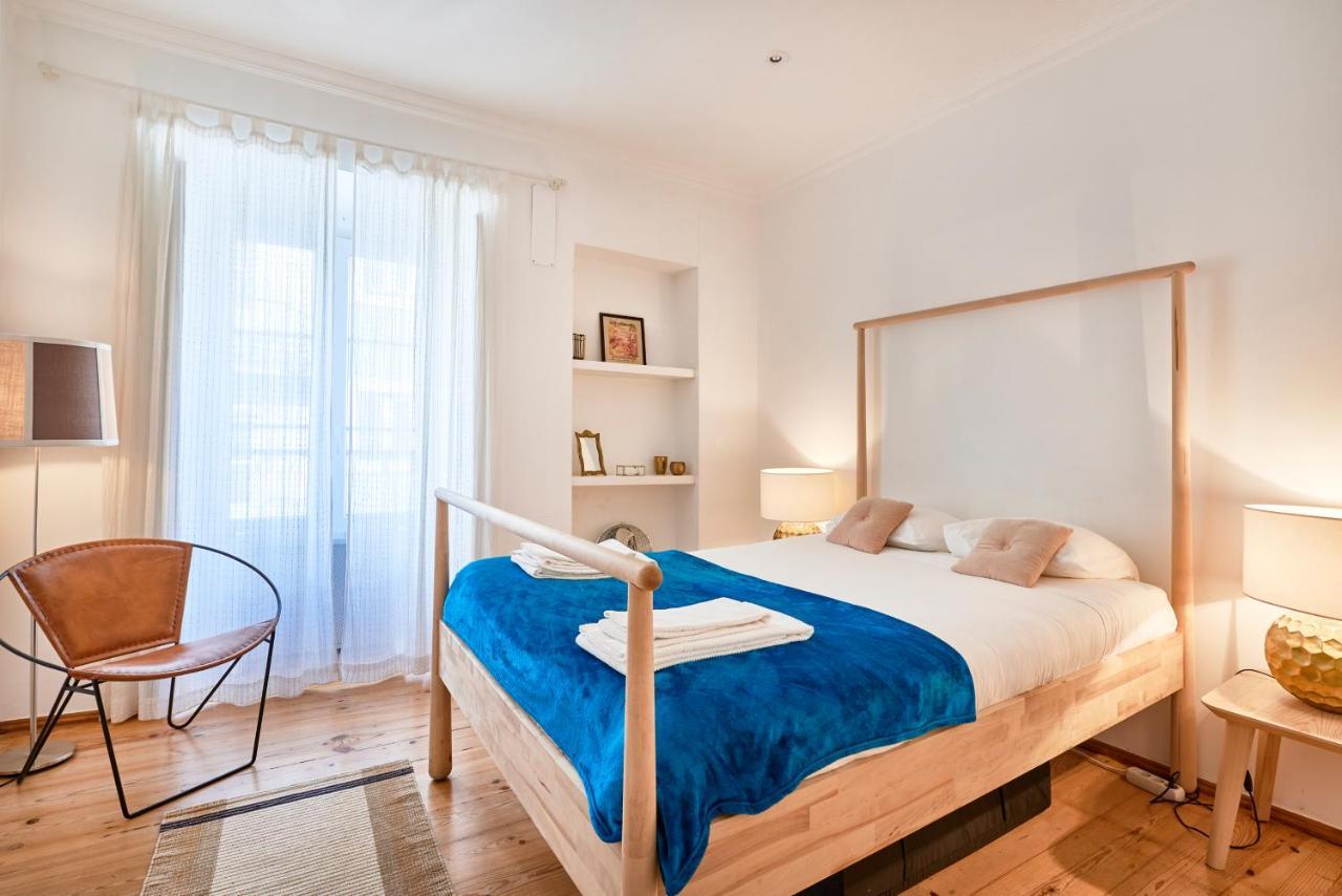 Spacious Bairro Alto Apartment With Courtyard, By Timecooler Lisboa Extérieur photo